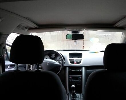 Серый Пежо 207, объемом двигателя 1.6 л и пробегом 207 тыс. км за 3800 $, фото 9 на Automoto.ua