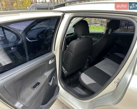 Сірий Пежо 207, об'ємом двигуна 1.4 л та пробігом 225 тис. км за 4450 $, фото 17 на Automoto.ua