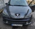 Серый Пежо 207, объемом двигателя 1.6 л и пробегом 191 тыс. км за 5500 $, фото 1 на Automoto.ua