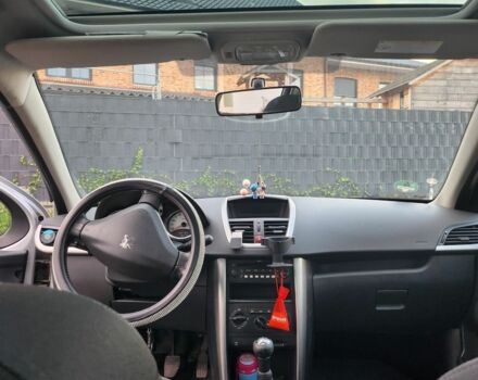 Серый Пежо 207, объемом двигателя 1.6 л и пробегом 240 тыс. км за 4500 $, фото 4 на Automoto.ua