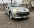 Серый Пежо 207, объемом двигателя 1.6 л и пробегом 253 тыс. км за 3950 $, фото 1 на Automoto.ua