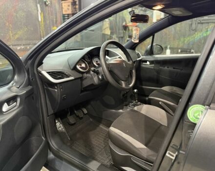 Серый Пежо 207, объемом двигателя 1.4 л и пробегом 200 тыс. км за 3900 $, фото 6 на Automoto.ua