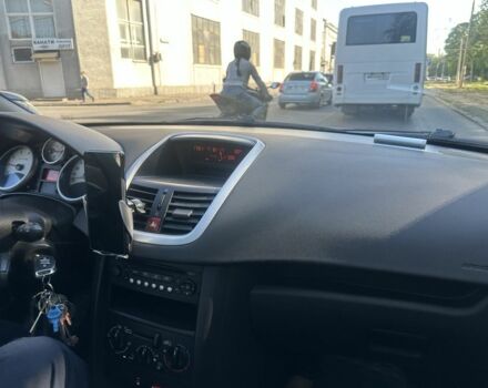 Серый Пежо 207, объемом двигателя 1.4 л и пробегом 205 тыс. км за 3500 $, фото 6 на Automoto.ua
