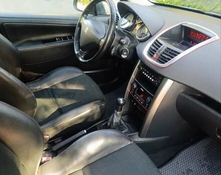 Серый Пежо 207, объемом двигателя 1.6 л и пробегом 209 тыс. км за 5500 $, фото 7 на Automoto.ua