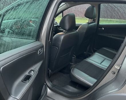 Серый Пежо 207, объемом двигателя 1.6 л и пробегом 423 тыс. км за 5200 $, фото 7 на Automoto.ua