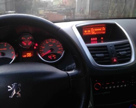 Серый Пежо 207, объемом двигателя 0 л и пробегом 250 тыс. км за 4500 $, фото 4 на Automoto.ua