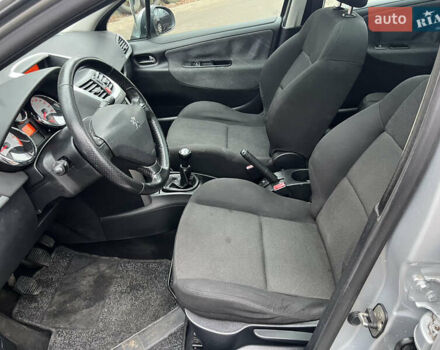 Серый Пежо 207, объемом двигателя 1.6 л и пробегом 253 тыс. км за 3950 $, фото 16 на Automoto.ua