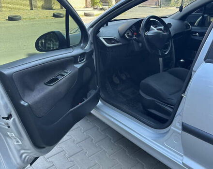 Сірий Пежо 207, об'ємом двигуна 1.6 л та пробігом 230 тис. км за 4700 $, фото 10 на Automoto.ua