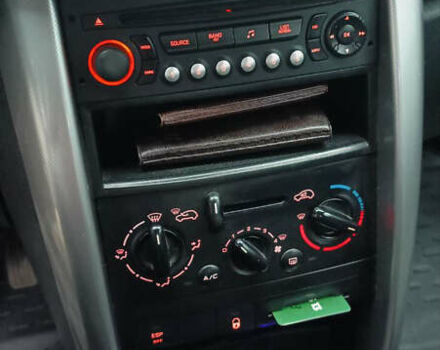 Серый Пежо 207, объемом двигателя 1.6 л и пробегом 118 тыс. км за 5200 $, фото 11 на Automoto.ua