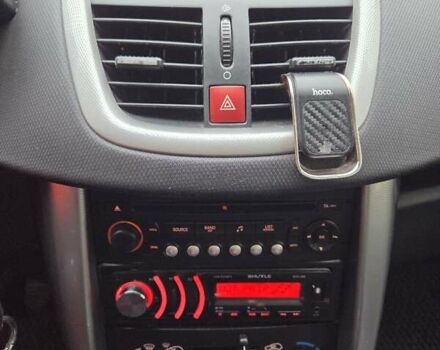 Серый Пежо 207, объемом двигателя 1.6 л и пробегом 191 тыс. км за 5500 $, фото 17 на Automoto.ua