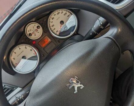 Серый Пежо 207, объемом двигателя 1.4 л и пробегом 204 тыс. км за 5400 $, фото 6 на Automoto.ua