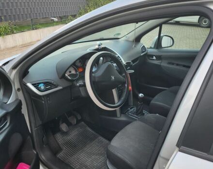 Серый Пежо 207, объемом двигателя 1.6 л и пробегом 240 тыс. км за 4500 $, фото 3 на Automoto.ua