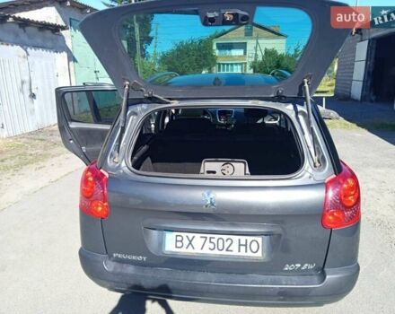 Серый Пежо 207, объемом двигателя 1.4 л и пробегом 200 тыс. км за 4800 $, фото 6 на Automoto.ua