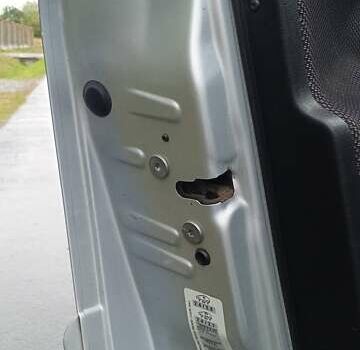 Серый Пежо 207, объемом двигателя 1.56 л и пробегом 220 тыс. км за 5200 $, фото 4 на Automoto.ua