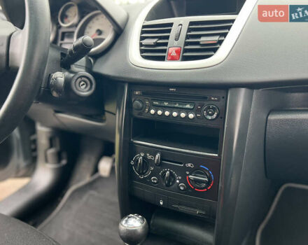 Серый Пежо 207, объемом двигателя 1.4 л и пробегом 126 тыс. км за 4800 $, фото 23 на Automoto.ua