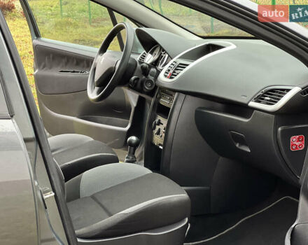 Серый Пежо 207, объемом двигателя 1.4 л и пробегом 126 тыс. км за 4800 $, фото 21 на Automoto.ua