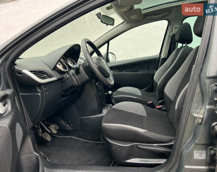 Серый Пежо 207, объемом двигателя 1.4 л и пробегом 126 тыс. км за 4800 $, фото 16 на Automoto.ua