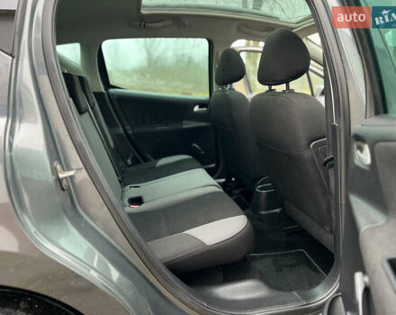 Серый Пежо 207, объемом двигателя 1.4 л и пробегом 126 тыс. км за 4800 $, фото 19 на Automoto.ua