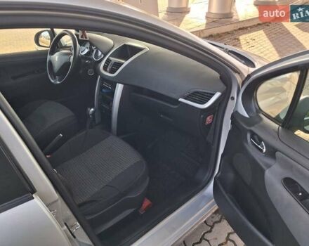 Серый Пежо 207, объемом двигателя 1.6 л и пробегом 227 тыс. км за 5300 $, фото 12 на Automoto.ua