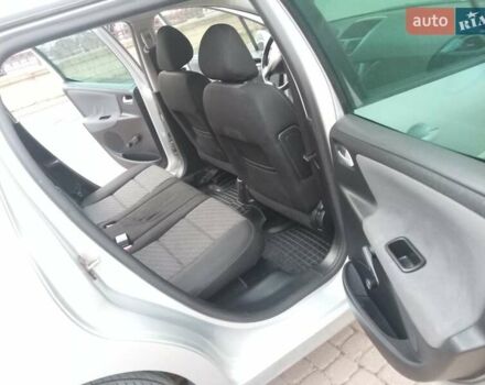 Серый Пежо 207, объемом двигателя 1.56 л и пробегом 213 тыс. км за 5300 $, фото 16 на Automoto.ua