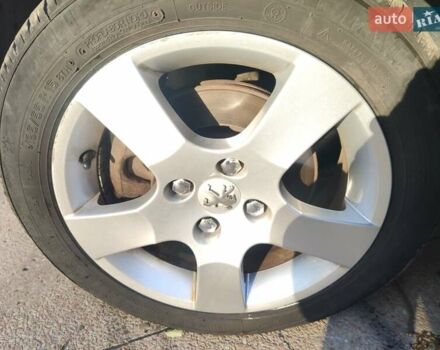 Сірий Пежо 207, об'ємом двигуна 1.6 л та пробігом 158 тис. км за 4500 $, фото 31 на Automoto.ua