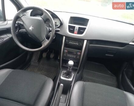 Серый Пежо 207, объемом двигателя 1.6 л и пробегом 200 тыс. км за 4600 $, фото 13 на Automoto.ua