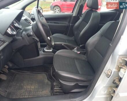 Серый Пежо 207, объемом двигателя 1.6 л и пробегом 200 тыс. км за 4600 $, фото 19 на Automoto.ua