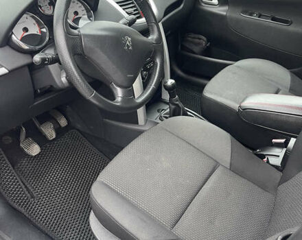 Серый Пежо 207, объемом двигателя 1.56 л и пробегом 200 тыс. км за 5800 $, фото 4 на Automoto.ua