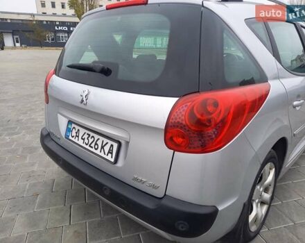 Серый Пежо 207, объемом двигателя 1.6 л и пробегом 200 тыс. км за 4600 $, фото 5 на Automoto.ua