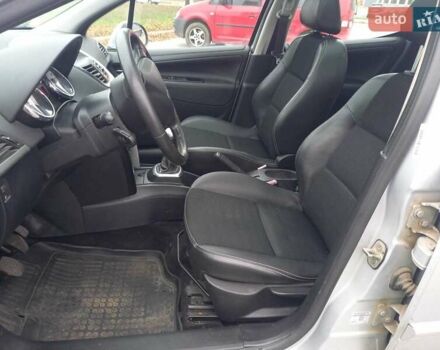 Сірий Пежо 207, об'ємом двигуна 1.6 л та пробігом 200 тис. км за 4600 $, фото 19 на Automoto.ua