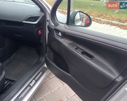 Серый Пежо 207, объемом двигателя 1.6 л и пробегом 200 тыс. км за 4600 $, фото 17 на Automoto.ua