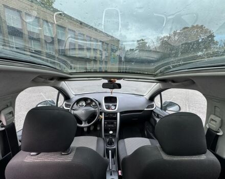 Серый Пежо 207, объемом двигателя 1.6 л и пробегом 343 тыс. км за 2800 $, фото 3 на Automoto.ua