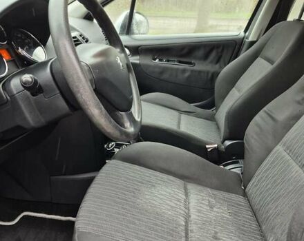 Серый Пежо 207, объемом двигателя 1.56 л и пробегом 340 тыс. км за 5400 $, фото 10 на Automoto.ua