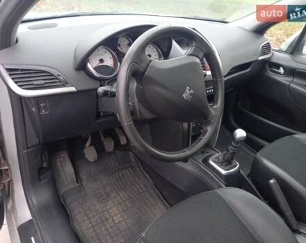 Сірий Пежо 207, об'ємом двигуна 1.6 л та пробігом 200 тис. км за 4600 $, фото 21 на Automoto.ua