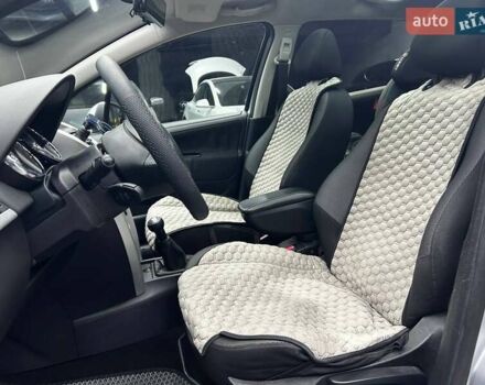 Серый Пежо 207, объемом двигателя 1.6 л и пробегом 203 тыс. км за 10000 $, фото 10 на Automoto.ua