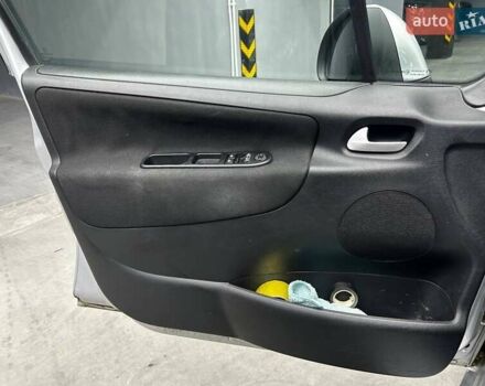 Серый Пежо 207, объемом двигателя 1.6 л и пробегом 203 тыс. км за 10000 $, фото 6 на Automoto.ua