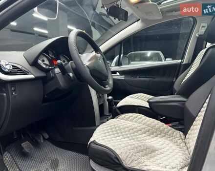 Серый Пежо 207, объемом двигателя 1.6 л и пробегом 203 тыс. км за 10000 $, фото 9 на Automoto.ua