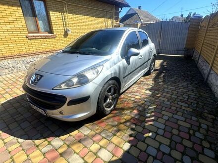 Пежо 207 2006 у Богодухове на Automoto.ua Сірий Пежо 207, об'ємом двигуна 1.4 л та пробігом 199 тис. км за 3800 $, фото 1 на Automoto.ua