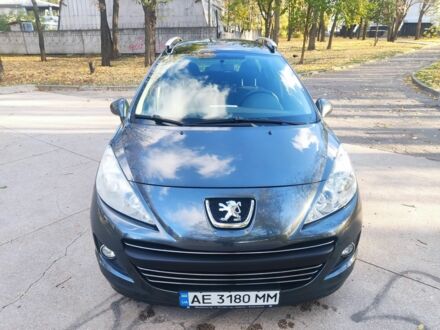 Серый Пежо 207, объемом двигателя 1.6 л и пробегом 158 тыс. км за 5300 $, фото 1 на Automoto.ua