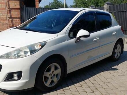 Пежо 207 2010 в Кропивницком (Кировограде) на Automoto.ua Серый Пежо 207, объемом двигателя 1.36 л и пробегом 113 тыс. км за 6000 $, фото 1 на Automoto.ua