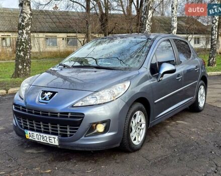 Серый Пежо 207, объемом двигателя 1.36 л и пробегом 98 тыс. км за 4000 $, фото 1 на Automoto.ua