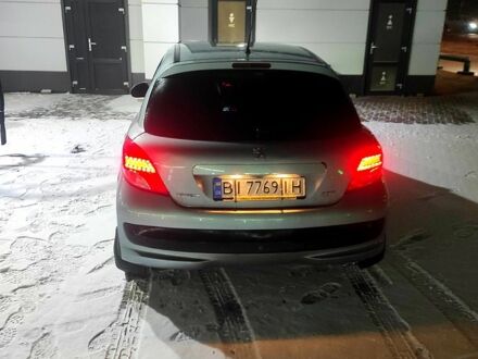 Серый Пежо 207, объемом двигателя 1.4 л и пробегом 140 тыс. км за 4600 $, фото 1 на Automoto.ua