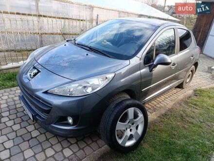 Пежо 207 2011 у Чернівцях на Automoto.ua Сірий Пежо 207, об'ємом двигуна 1.6 л та пробігом 155 тис. км за 7200 $, фото 1 на Automoto.ua