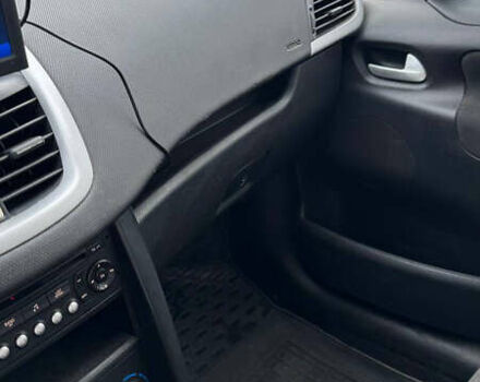 Пежо 207 2007 в Тульчине на Automoto.ua Синий Пежо 207, объемом двигателя 1.4 л и пробегом 189 тыс. км за 3700 $, фото 18 на Automoto.ua