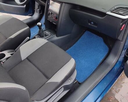 Синий Пежо 207, объемом двигателя 1.36 л и пробегом 166 тыс. км за 4500 $, фото 6 на Automoto.ua