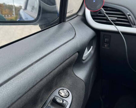 Пежо 207 2007 в Тульчине на Automoto.ua Синий Пежо 207, объемом двигателя 1.4 л и пробегом 189 тыс. км за 3700 $, фото 10 на Automoto.ua