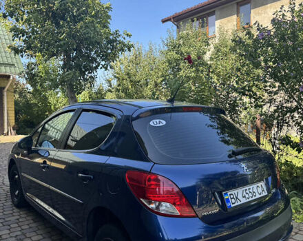 Синій Пежо 207, об'ємом двигуна 1.36 л та пробігом 157 тис. км за 5500 $, фото 1 на Automoto.ua