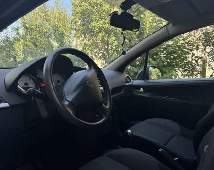 Синій Пежо 207, об'ємом двигуна 1.36 л та пробігом 157 тис. км за 5500 $, фото 2 на Automoto.ua