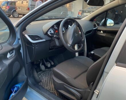 Синій Пежо 207, об'ємом двигуна 1.4 л та пробігом 199 тис. км за 3818 $, фото 4 на Automoto.ua