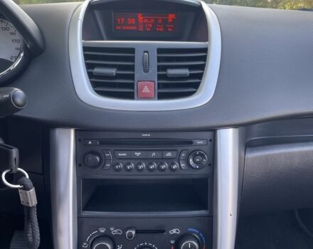 Синій Пежо 207, об'ємом двигуна 1.4 л та пробігом 203 тис. км за 5500 $, фото 11 на Automoto.ua